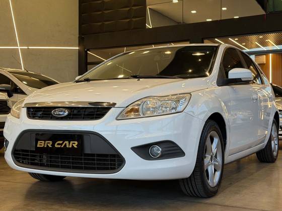 FORD FOCUS 1.6 GLX 16V FLEX 4P MANUAL FORD FOCUS 1.6 GLX 16V FLEX 4P MANUAL